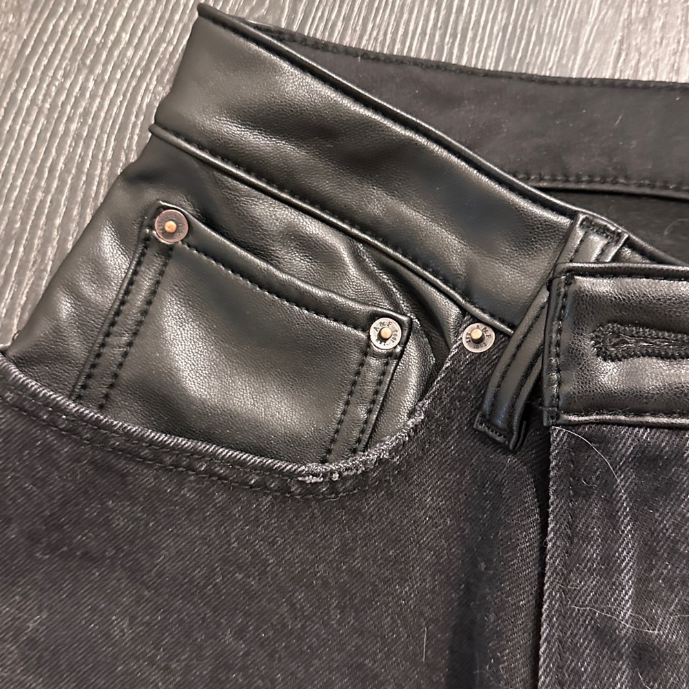 Abercrombie the 90's relaxed jean